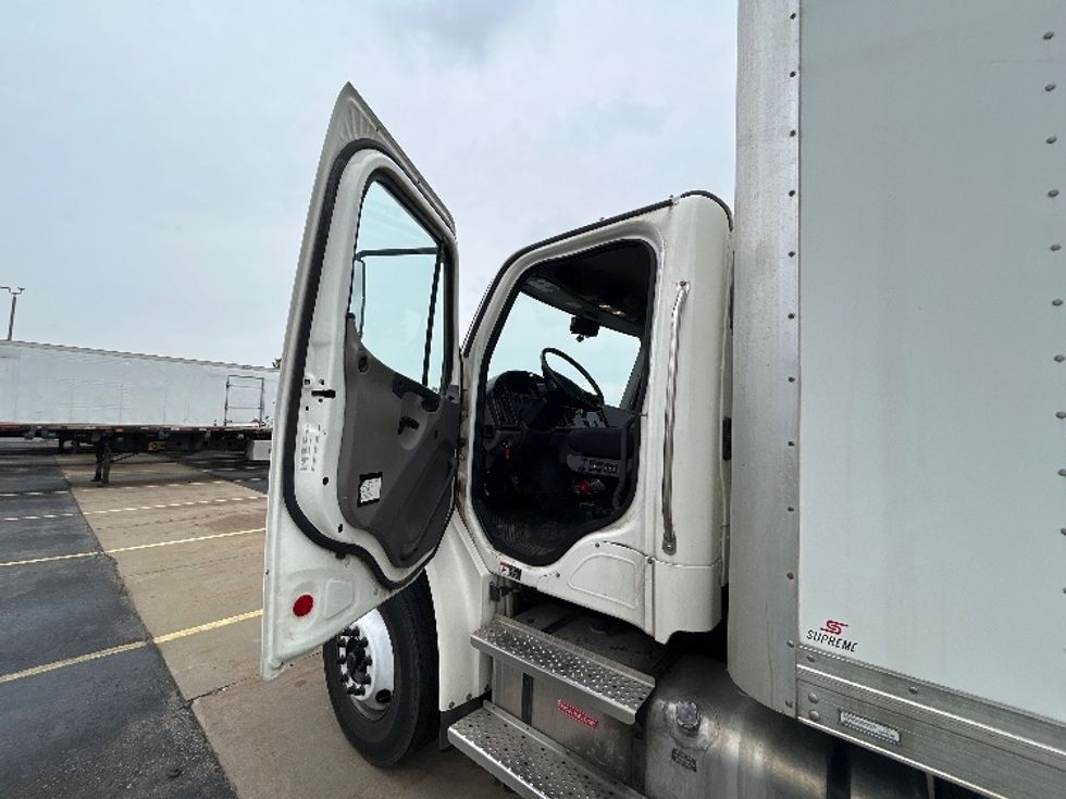 Medium Duty Box Truck-Light and Medium Duty Trucks-Freightliner-2022-M2-Rothschild-WI-258,697\n\t\tmiles-$ 40,750 - Image 16