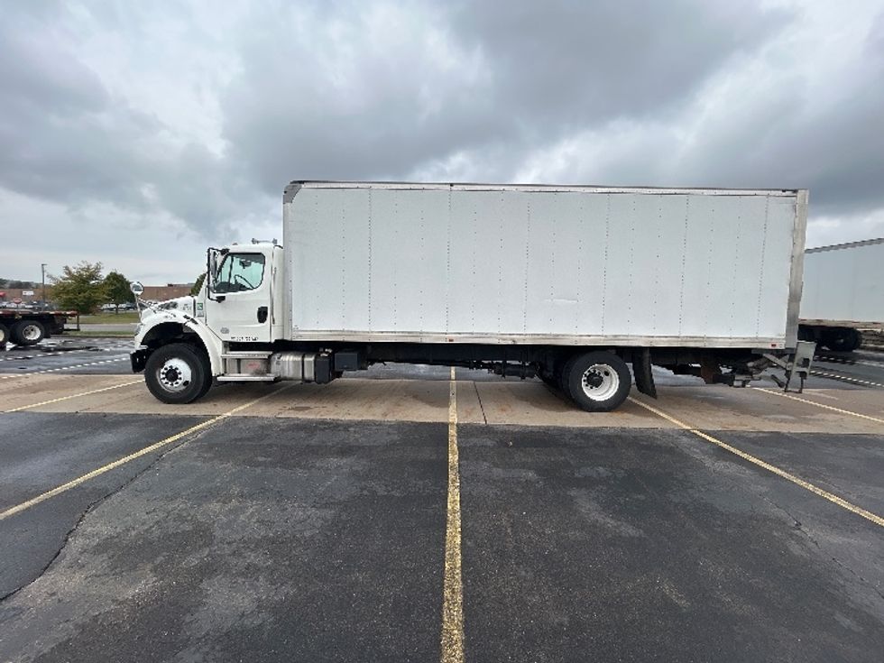 Medium Duty Box Truck-Light and Medium Duty Trucks-Freightliner-2022-M2-Rothschild-WI-258,697\n\t\tmiles-$ 40,750 - Image 4
