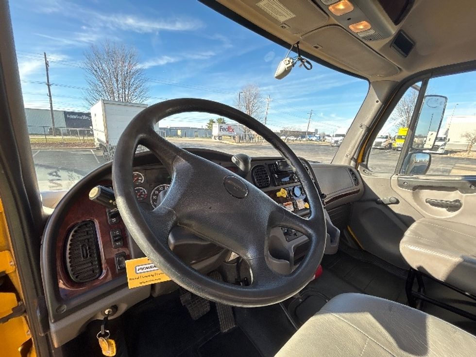 Medium Duty Box Truck-Light and Medium Duty Trucks-Freightliner-2022-M2-Saint Louis-MO-228,872\n\t\tmiles-$ 49,000 - Image 17