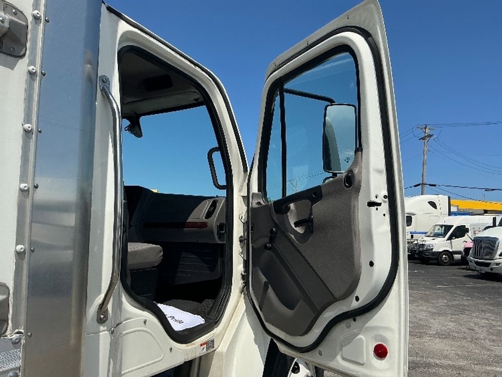 Medium Duty Box Truck-Light and Medium Duty Trucks-Freightliner-2022-M2-Saint Louis-MO-242,740\n\t\tmiles-$ 50,750 - Image 20