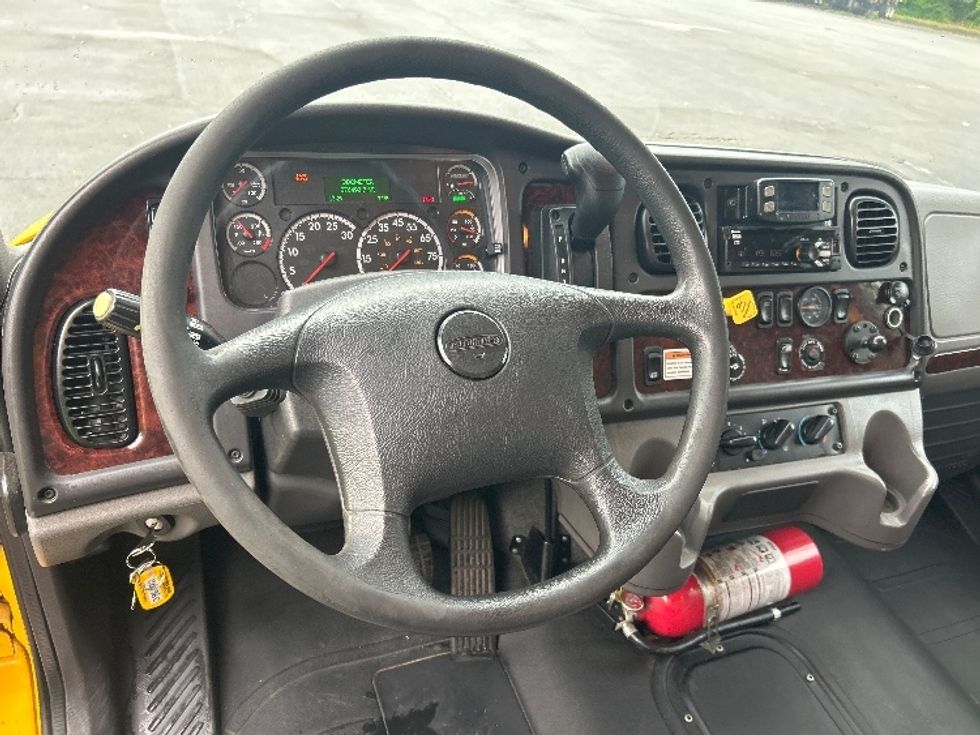 Medium Duty Box Truck-Light and Medium Duty Trucks-Freightliner-2022-M2-Salem-VA-377,688\n\t\tmiles-$ 26,250 - Image 19
