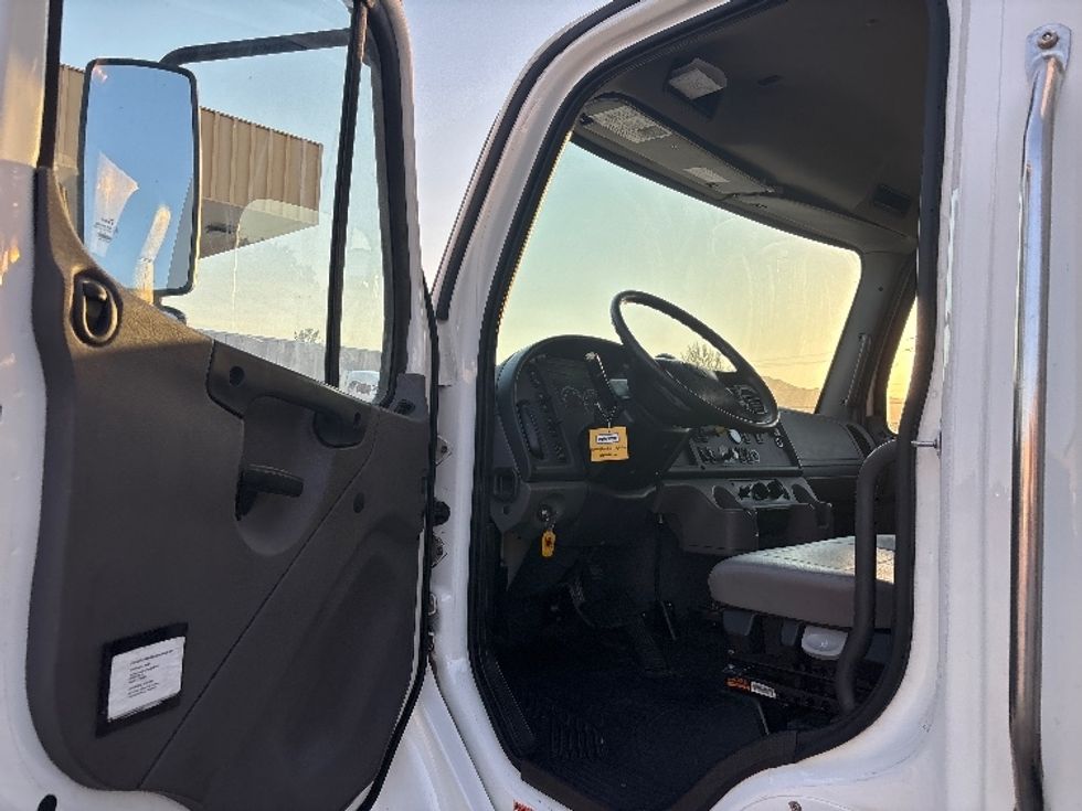 Medium Duty Box Truck-Light and Medium Duty Trucks-Freightliner-2022-M2-Salt Lake City-UT-168,630\n\t\tmiles-$ 69,750 - Image 16