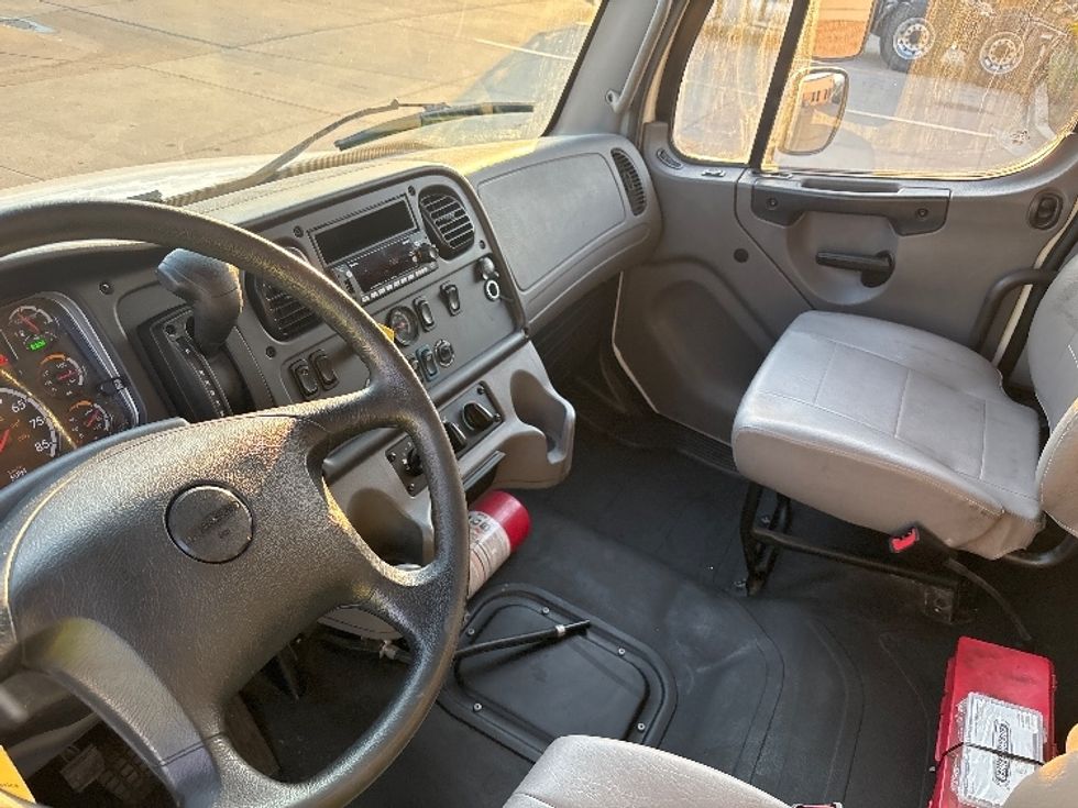 Medium Duty Box Truck-Light and Medium Duty Trucks-Freightliner-2022-M2-Salt Lake City-UT-168,630\n\t\tmiles-$ 69,750 - Image 17