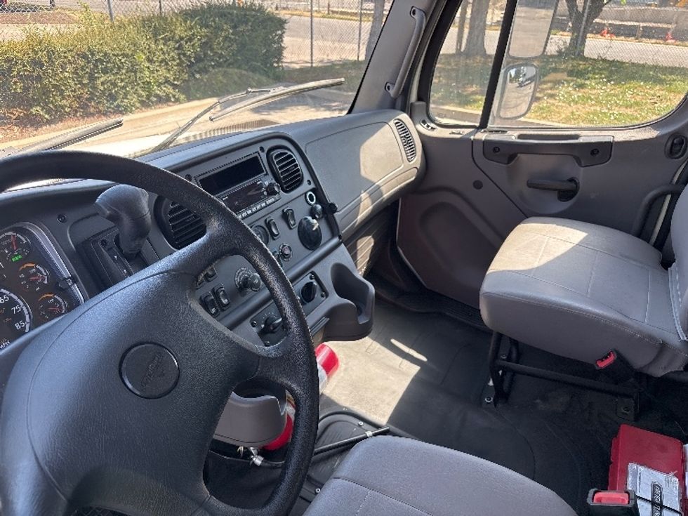 Medium Duty Box Truck-Light and Medium Duty Trucks-Freightliner-2022-M2-Salt Lake City-UT-191,858\n\t\tmiles-$ 65,750 - Image 17