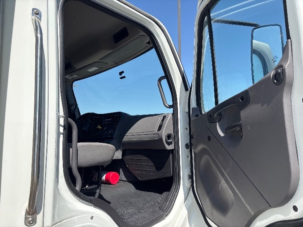 Medium Duty Box Truck-Light and Medium Duty Trucks-Freightliner-2022-M2-Salt Lake City-UT-191,858\n\t\tmiles-$ 65,750 - Image 20