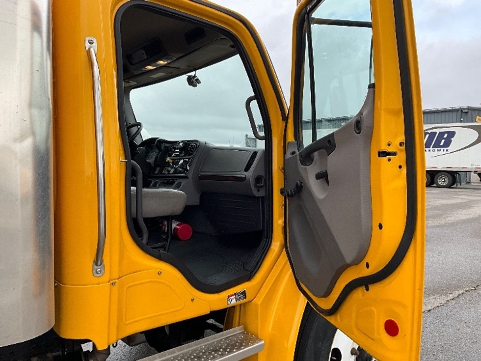 Medium Duty Box Truck-Light and Medium Duty Trucks-Freightliner-2022-M2-Salt Lake City-UT-245,414\n\t\tmiles-$ 44,250 - Image 20