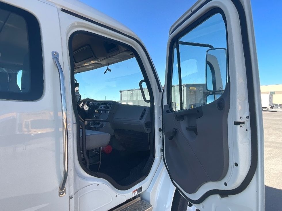Medium Duty Box Truck-Light and Medium Duty Trucks-Freightliner-2022-M2-Salt Lake City-UT-251,570\n\t\tmiles-$ 54,500 - Image 20