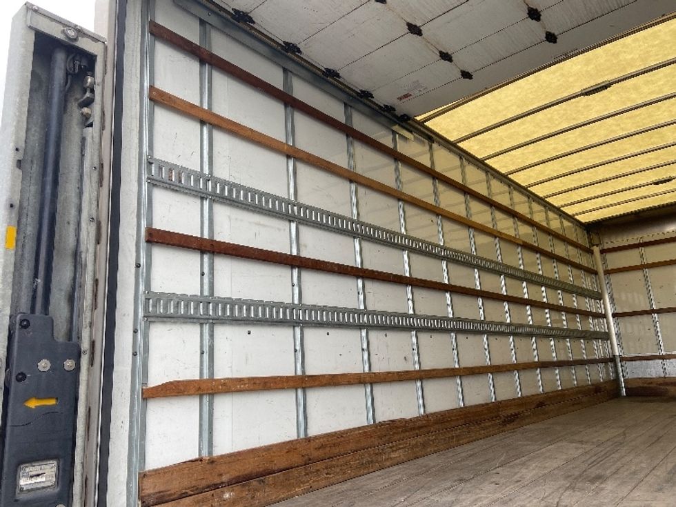 Medium Duty Box Truck-Light and Medium Duty Trucks-Freightliner-2022-M2-San Antonio-TX-101,210\n\t\tmiles-$ 77,000 - Image 11