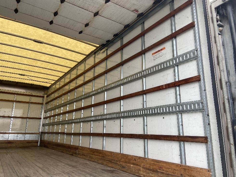 Medium Duty Box Truck-Light and Medium Duty Trucks-Freightliner-2022-M2-San Antonio-TX-101,210\n\t\tmiles-$ 77,000 - Image 12