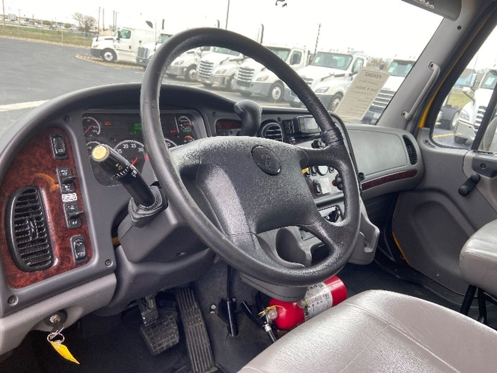 Medium Duty Box Truck-Light and Medium Duty Trucks-Freightliner-2022-M2-San Antonio-TX-101,210\n\t\tmiles-$ 77,000 - Image 17