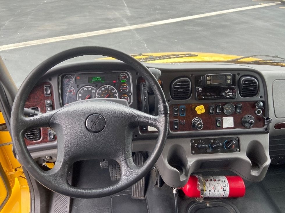 Medium Duty Box Truck-Light and Medium Duty Trucks-Freightliner-2022-M2-San Antonio-TX-101,210\n\t\tmiles-$ 77,000 - Image 18