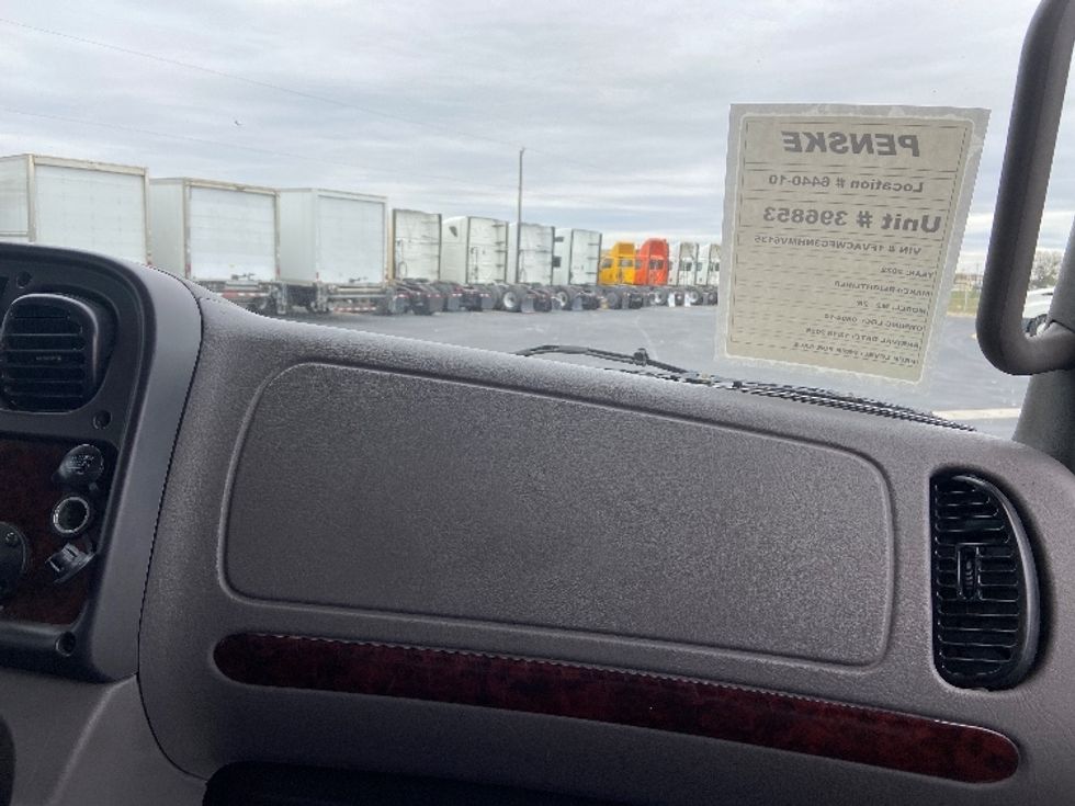 Medium Duty Box Truck-Light and Medium Duty Trucks-Freightliner-2022-M2-San Antonio-TX-101,210\n\t\tmiles-$ 77,000 - Image 21