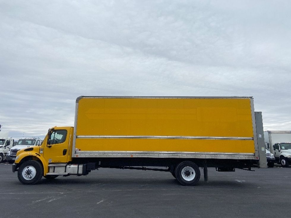 Medium Duty Box Truck-Light and Medium Duty Trucks-Freightliner-2022-M2-San Antonio-TX-101,210\n\t\tmiles-$ 77,000 - Image 4