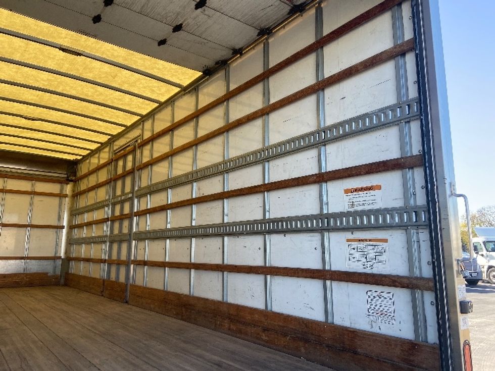 Medium Duty Box Truck-Light and Medium Duty Trucks-Freightliner-2022-M2-San Antonio-TX-117,261\n\t\tmiles-$ 74,250 - Image 12