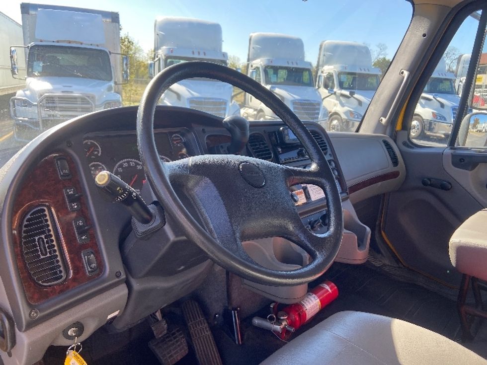 Medium Duty Box Truck-Light and Medium Duty Trucks-Freightliner-2022-M2-San Antonio-TX-117,261\n\t\tmiles-$ 74,250 - Image 17