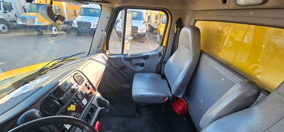 Medium Duty Box Truck-Light and Medium Duty Trucks-Freightliner-2022-M2-San Antonio-TX-120,086\n\t\tmiles-$ 73,750 - Image 19