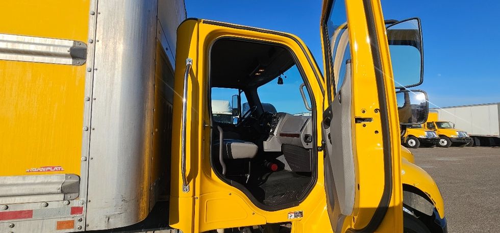 Medium Duty Box Truck-Light and Medium Duty Trucks-Freightliner-2022-M2-San Antonio-TX-120,086\n\t\tmiles-$ 73,750 - Image 20