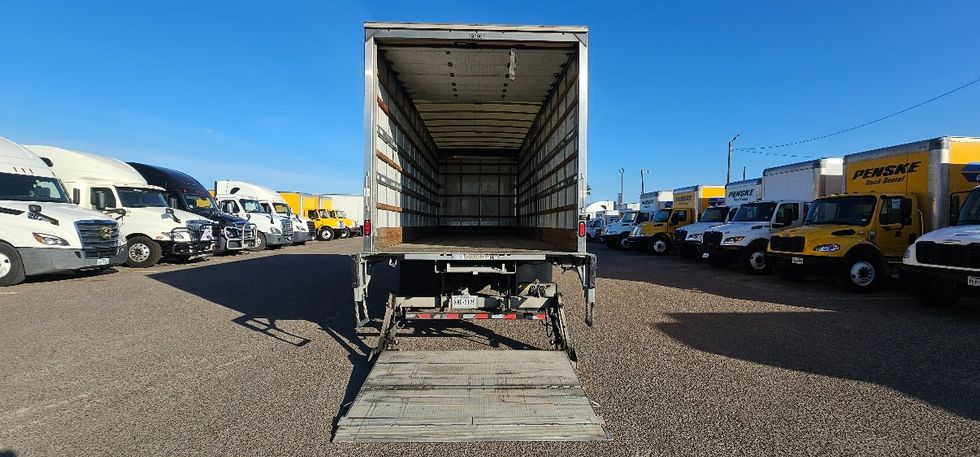 Medium Duty Box Truck-Light and Medium Duty Trucks-Freightliner-2022-M2-San Antonio-TX-120,086\n\t\tmiles-$ 73,750 - Image 9