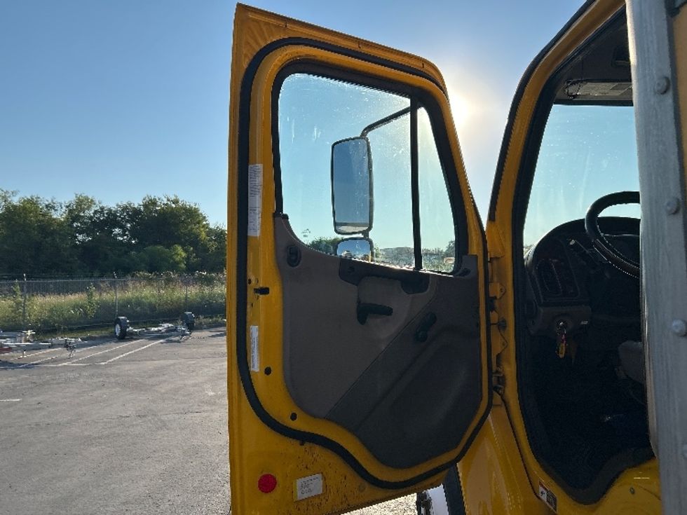 Medium Duty Box Truck-Light and Medium Duty Trucks-Freightliner-2022-M2-San Antonio-TX-205,659\n\t\tmiles-$ 56,500 - Image 16