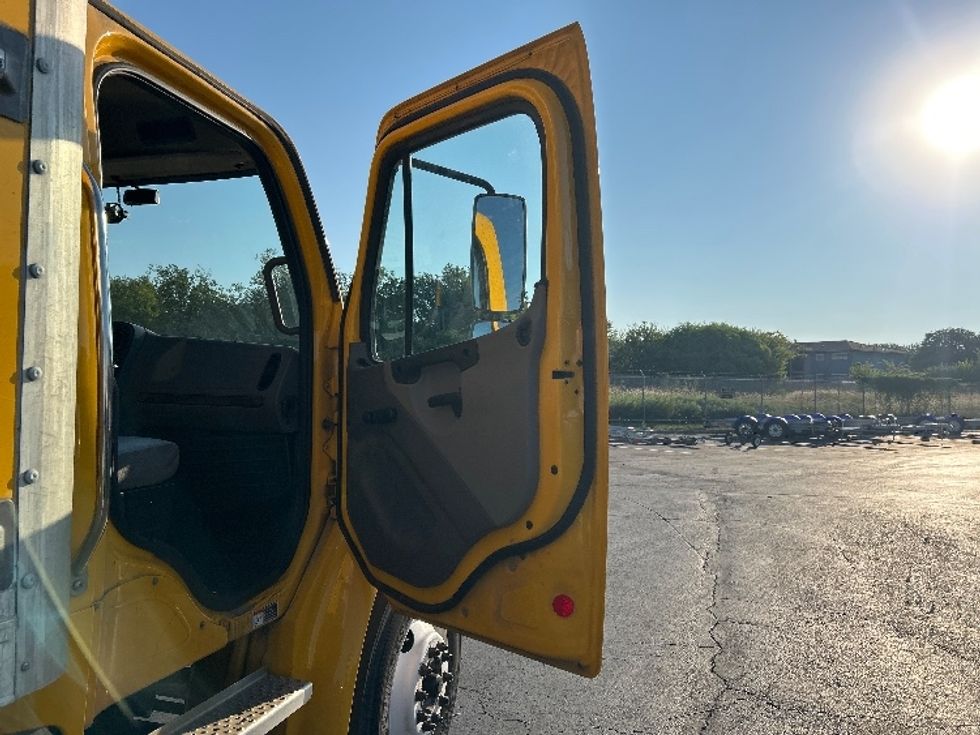 Medium Duty Box Truck-Light and Medium Duty Trucks-Freightliner-2022-M2-San Antonio-TX-205,659\n\t\tmiles-$ 56,500 - Image 20