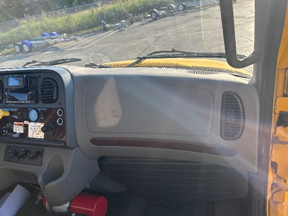 Medium Duty Box Truck-Light and Medium Duty Trucks-Freightliner-2022-M2-San Antonio-TX-205,659\n\t\tmiles-$ 56,500 - Image 21