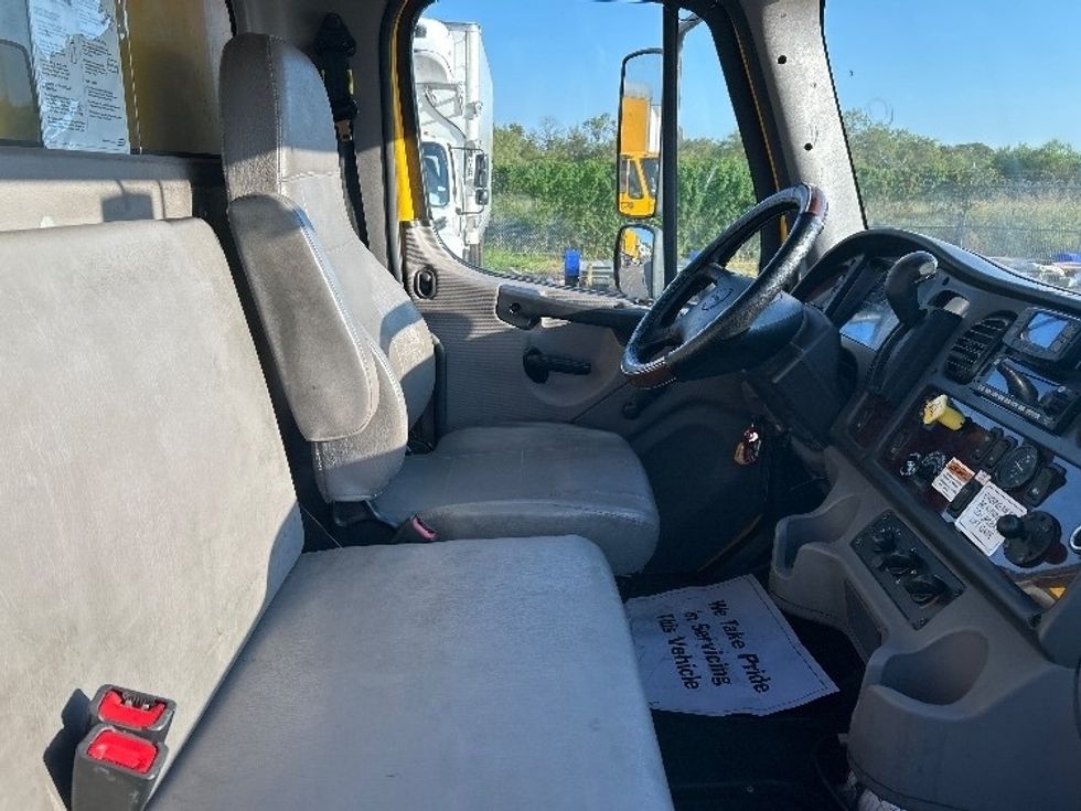 Medium Duty Box Truck-Light and Medium Duty Trucks-Freightliner-2022-M2-San Antonio-TX-205,659\n\t\tmiles-$ 56,500 - Image 22