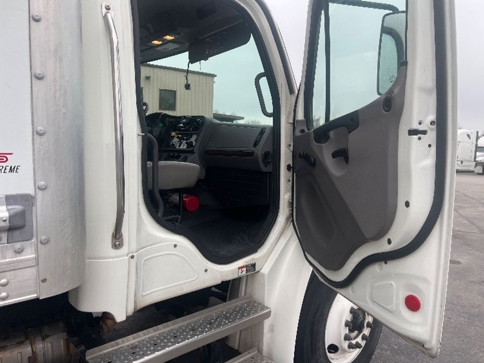Medium Duty Box Truck-Light and Medium Duty Trucks-Freightliner-2022-M2-San Antonio-TX-239,420\n\t\tmiles-$ 51,500 - Image 20