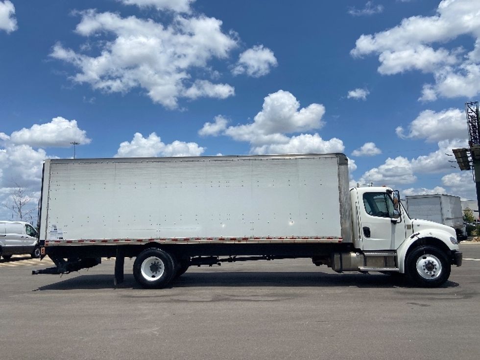 Medium Duty Box Truck-Light and Medium Duty Trucks-Freightliner-2022-M2-San Antonio-TX-322,717\n\t\tmiles-$ 27,000 - Image 15