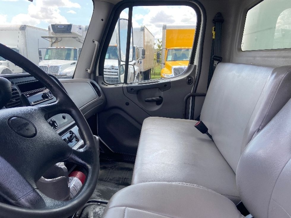 Medium Duty Box Truck-Light and Medium Duty Trucks-Freightliner-2022-M2-San Antonio-TX-322,717\n\t\tmiles-$ 27,000 - Image 19