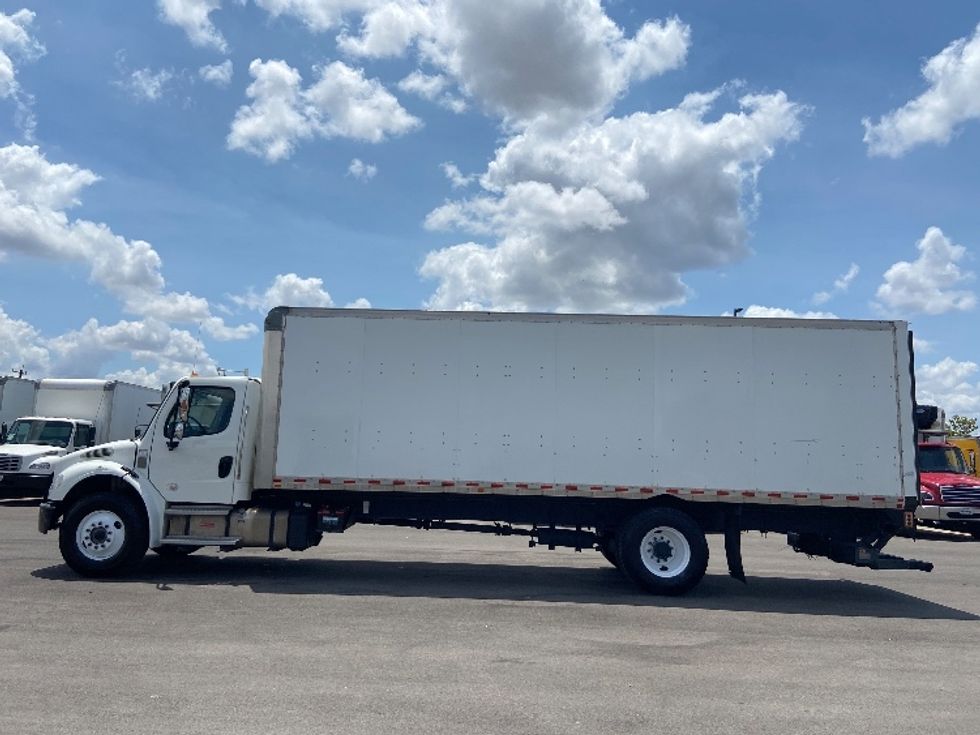 Medium Duty Box Truck-Light and Medium Duty Trucks-Freightliner-2022-M2-San Antonio-TX-322,717\n\t\tmiles-$ 27,000 - Image 4