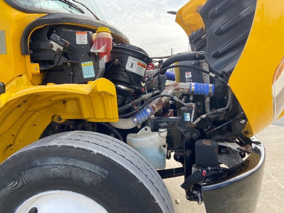 Medium Duty Box Truck-Light and Medium Duty Trucks-Freightliner-2022-M2-San Antonio-TX-99,900\n\t\tmiles-$ 77,250 - Image 23