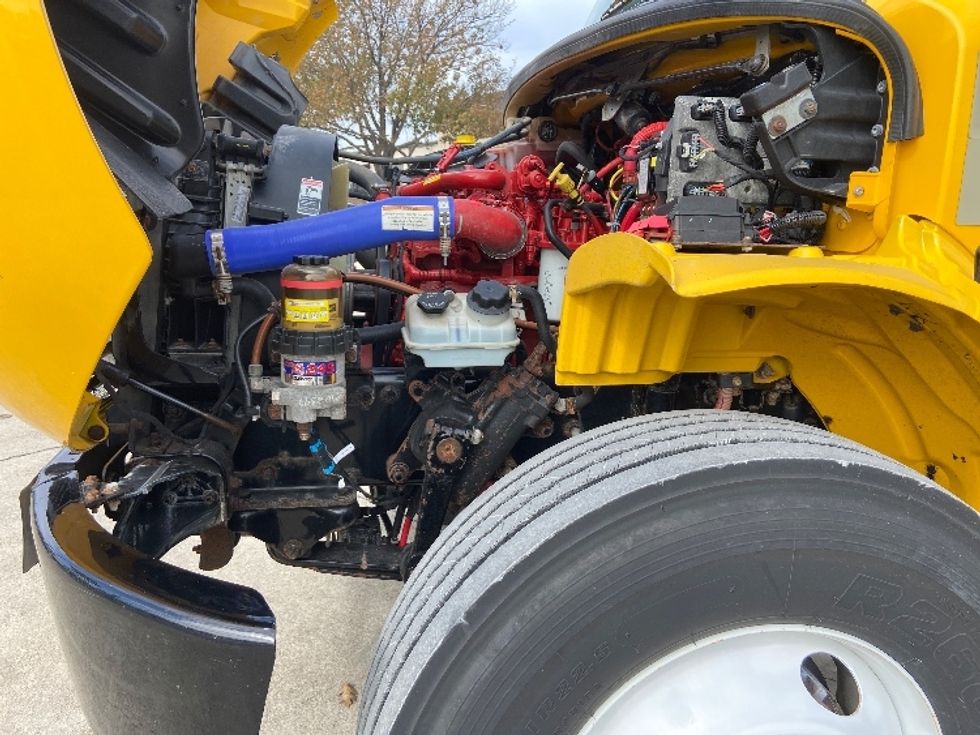 Medium Duty Box Truck-Light and Medium Duty Trucks-Freightliner-2022-M2-San Antonio-TX-99,900\n\t\tmiles-$ 77,250 - Image 24