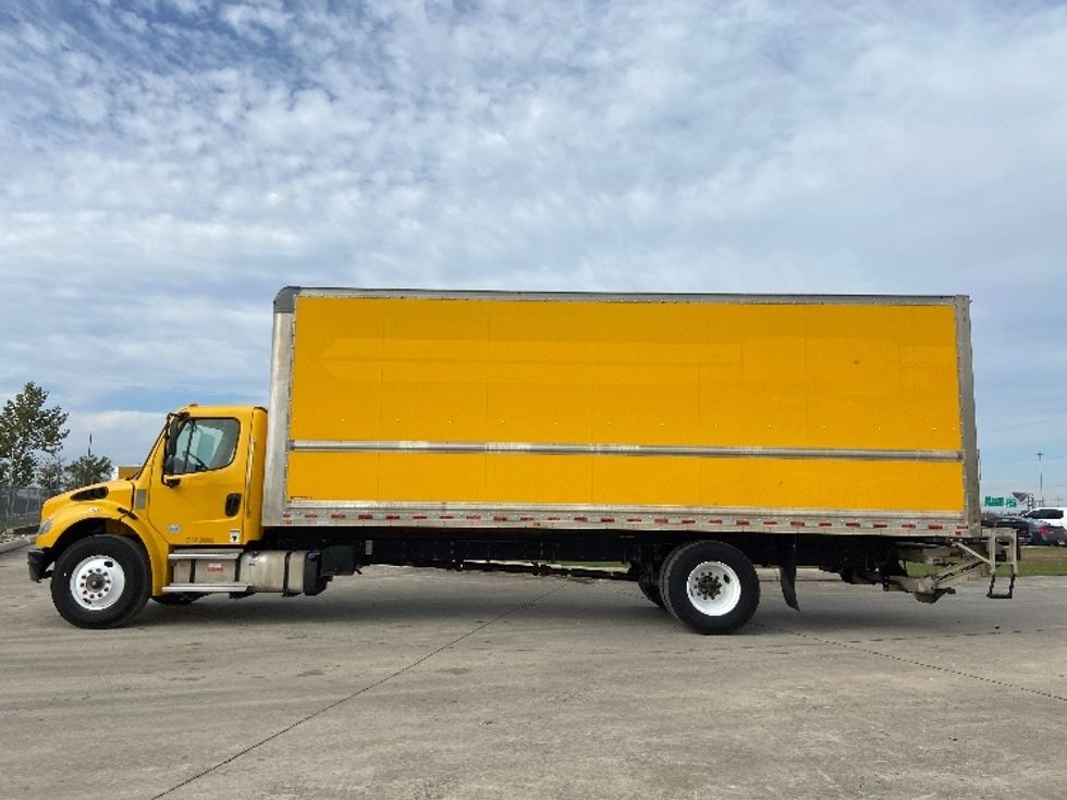 Medium Duty Box Truck-Light and Medium Duty Trucks-Freightliner-2022-M2-San Antonio-TX-99,900\n\t\tmiles-$ 77,250 - Image 4