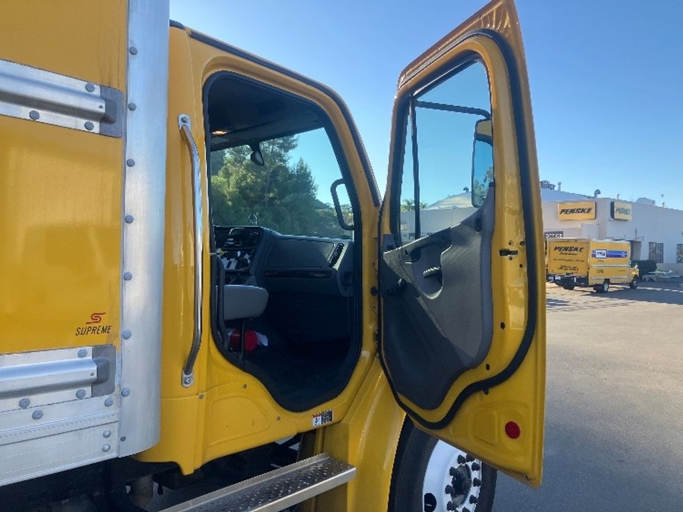 Medium Duty Box Truck-Light and Medium Duty Trucks-Freightliner-2022-M2-San Diego-CA-91,538\n\t\tmiles-$ 79,750 - Image 20
