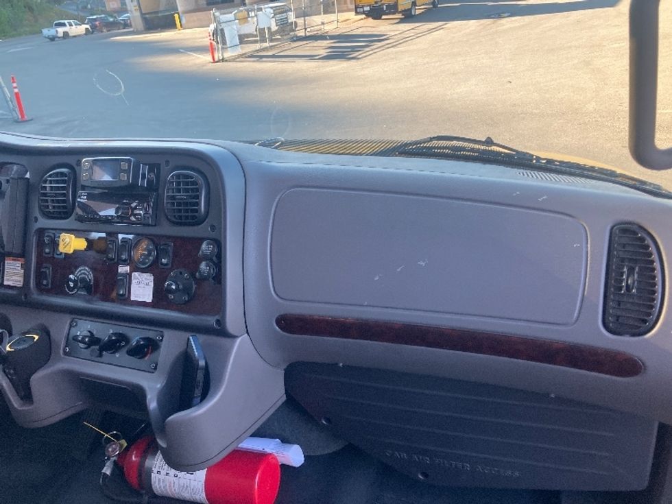 Medium Duty Box Truck-Light and Medium Duty Trucks-Freightliner-2022-M2-San Diego-CA-91,538\n\t\tmiles-$ 79,750 - Image 21