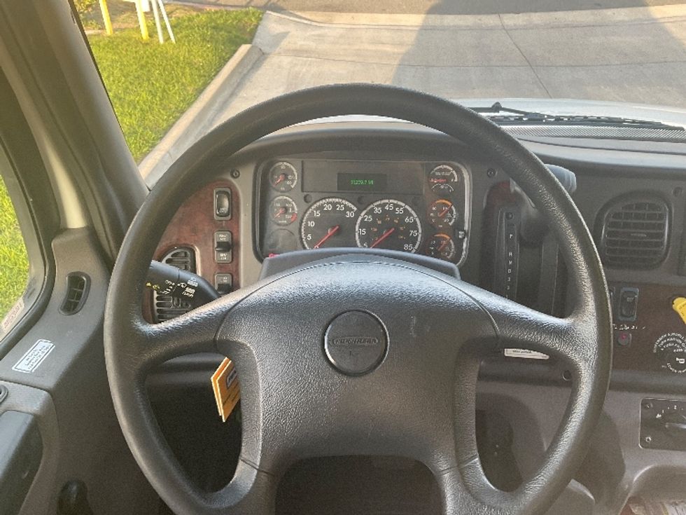 Medium Duty Box Truck-Light and Medium Duty Trucks-Freightliner-2022-M2-Santa Ana-CA-91,240\n\t\tmiles-$ 81,000 - Image 18