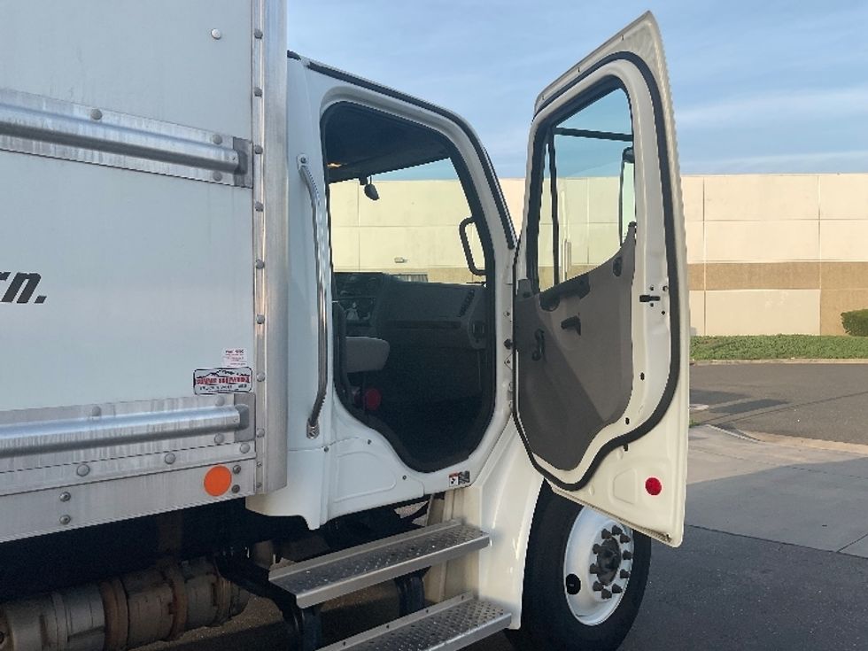 Medium Duty Box Truck-Light and Medium Duty Trucks-Freightliner-2022-M2-Santa Ana-CA-91,240\n\t\tmiles-$ 81,000 - Image 20