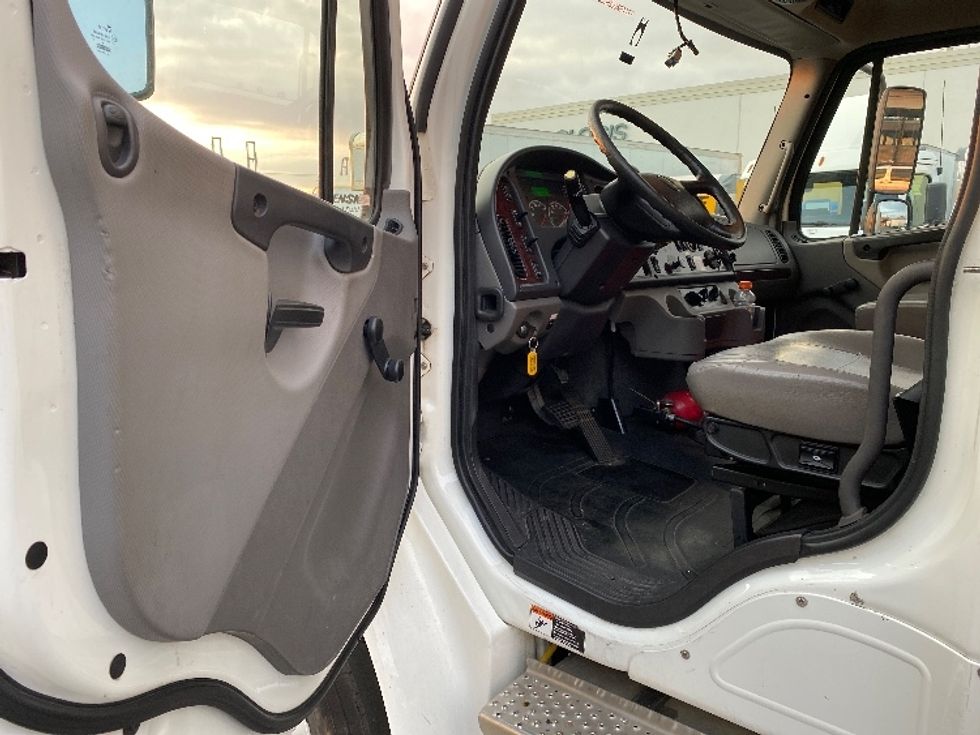 Medium Duty Box Truck-Light and Medium Duty Trucks-Freightliner-2022-M2-Seattle-WA-92,257\n\t\tmiles-$ 79,250 - Image 16