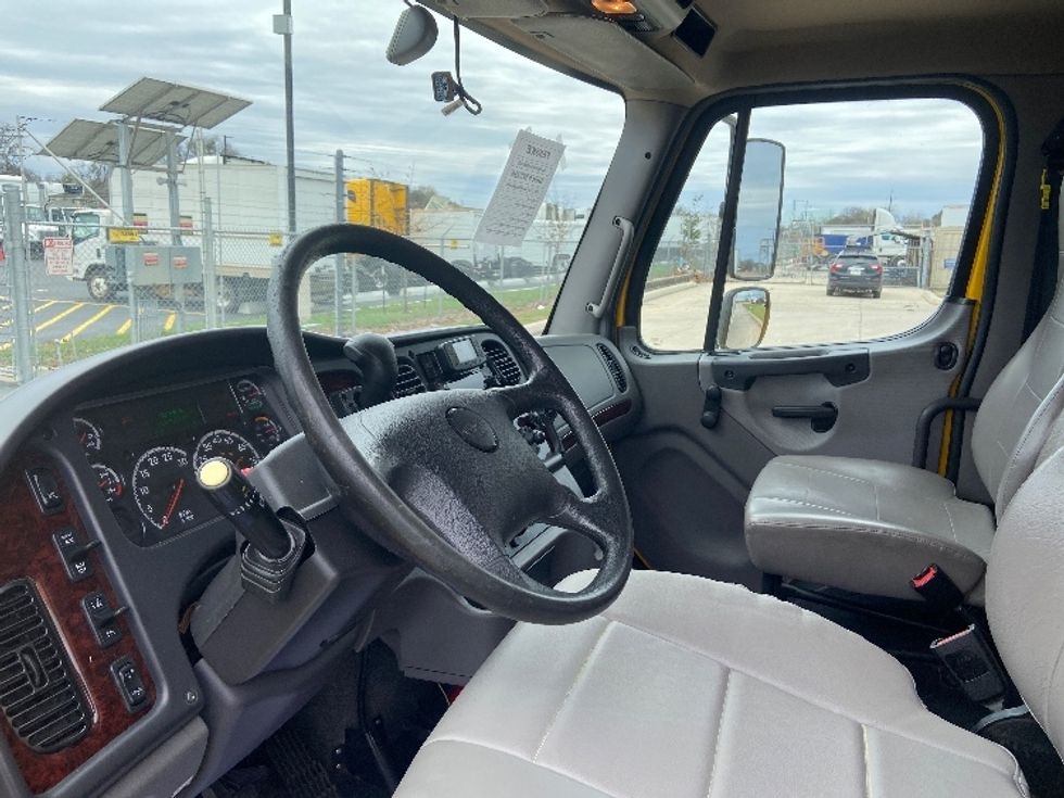 Medium Duty Box Truck-Light and Medium Duty Trucks-Freightliner-2022-M2-Selma-TX-110,584\n\t\tmiles-$ 75,250 - Image 17