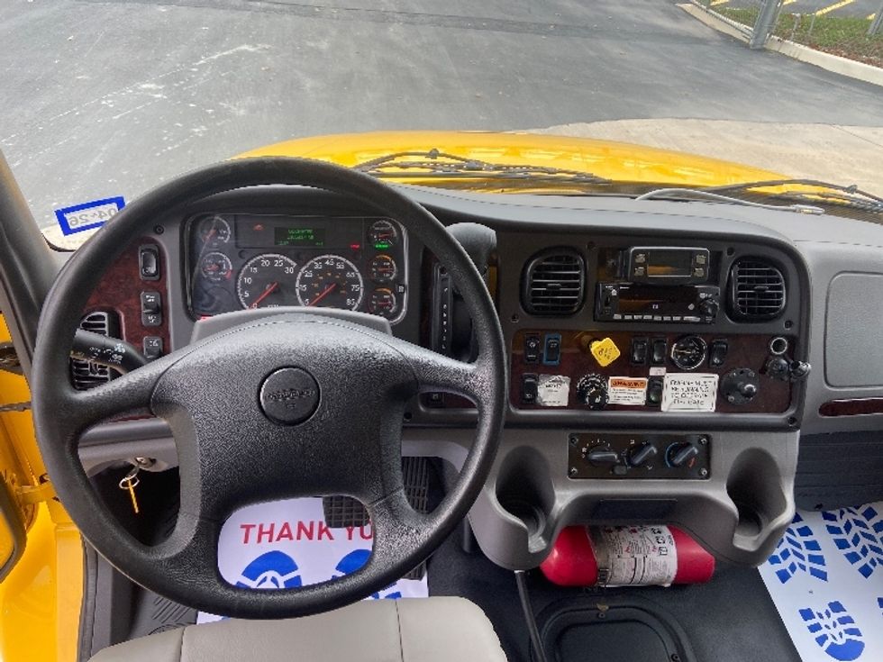 Medium Duty Box Truck-Light and Medium Duty Trucks-Freightliner-2022-M2-Selma-TX-110,584\n\t\tmiles-$ 75,250 - Image 18