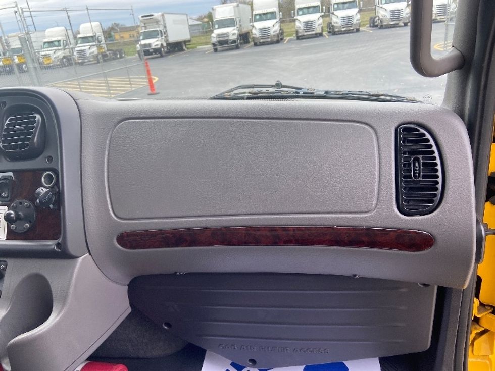 Medium Duty Box Truck-Light and Medium Duty Trucks-Freightliner-2022-M2-Selma-TX-110,584\n\t\tmiles-$ 75,250 - Image 21