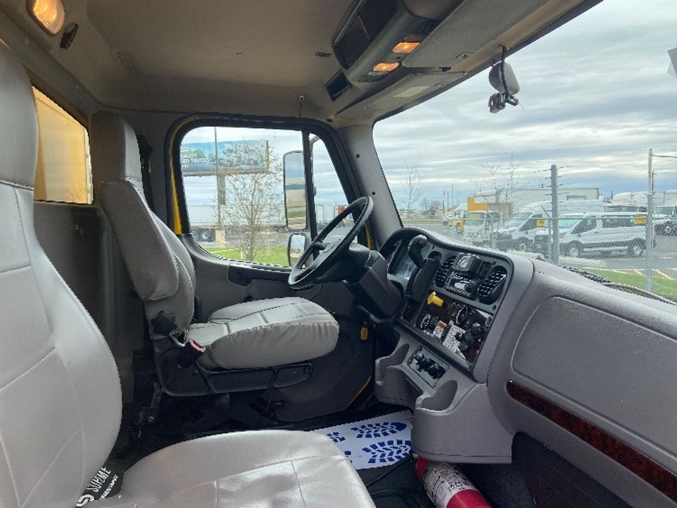 Medium Duty Box Truck-Light and Medium Duty Trucks-Freightliner-2022-M2-Selma-TX-110,584\n\t\tmiles-$ 75,250 - Image 22