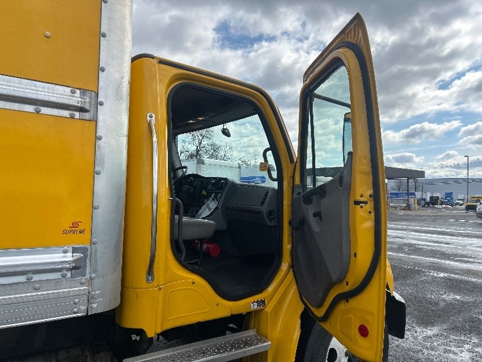 Medium Duty Box Truck-Light and Medium Duty Trucks-Freightliner-2022-M2-South Plainfield-NJ-260,806\n\t\tmiles-$ 38,500 - Image 20