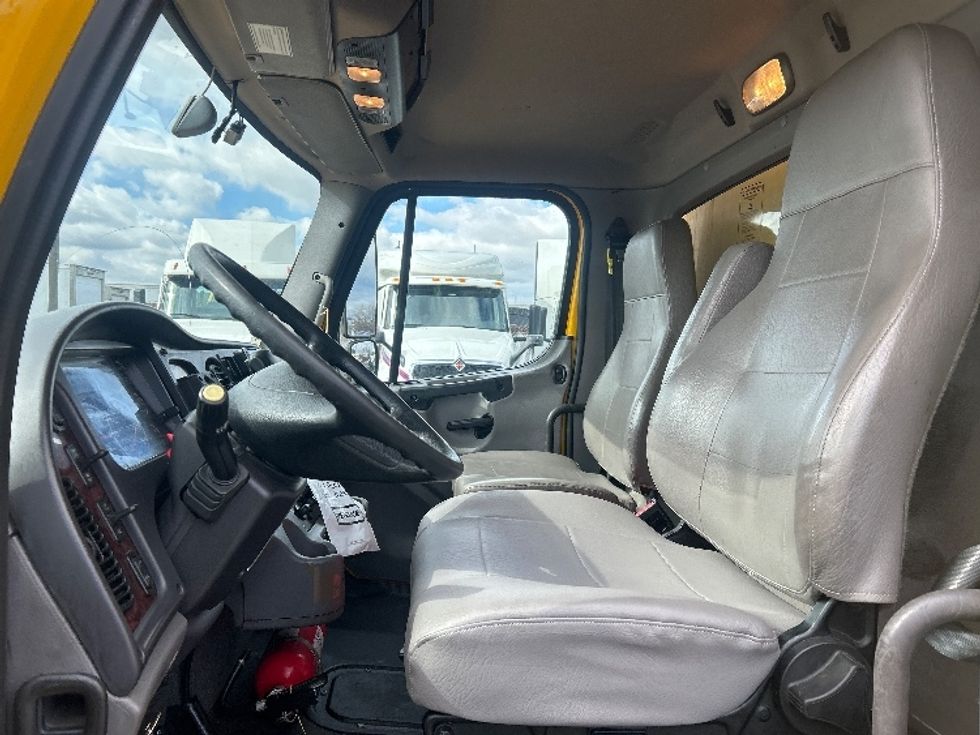 Medium Duty Box Truck-Light and Medium Duty Trucks-Freightliner-2022-M2-South Plainfield-NJ-260,806\n\t\tmiles-$ 38,500 - Image 19