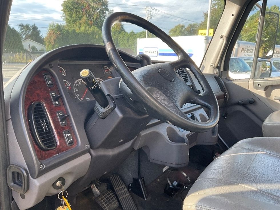 Medium Duty Box Truck-Light and Medium Duty Trucks-Freightliner-2022-M2-Springfield-MA-124,296\n\t\tmiles-$ 75,250 - Image 17