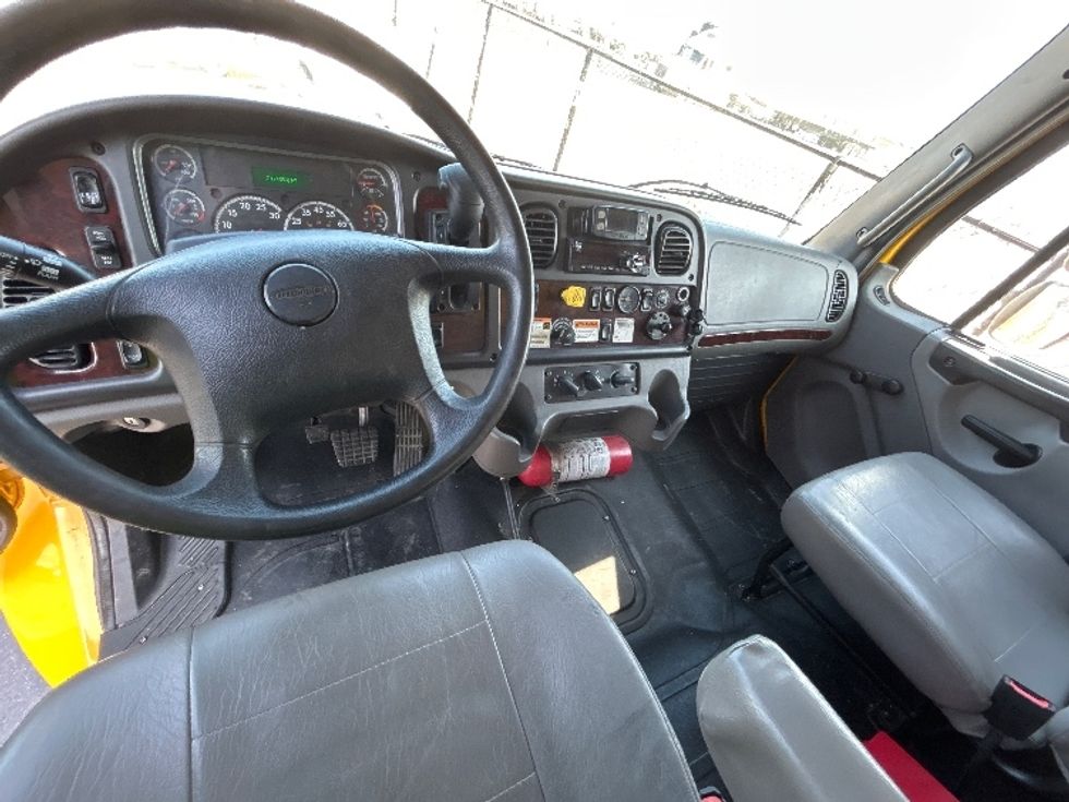 Medium Duty Box Truck-Light and Medium Duty Trucks-Freightliner-2022-M2-Springfield-MO-124,598\n\t\tmiles-$ 67,750 - Image 18