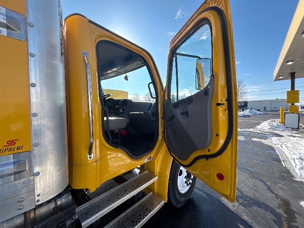 Medium Duty Box Truck-Light and Medium Duty Trucks-Freightliner-2022-M2-Springfield-MO-124,598\n\t\tmiles-$ 67,750 - Image 20