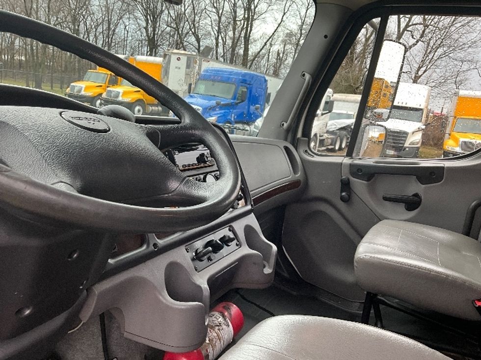 Medium Duty Box Truck-Light and Medium Duty Trucks-Freightliner-2022-M2-Springfield-MO-158,936\n\t\tmiles-$ 67,750 - Image 17