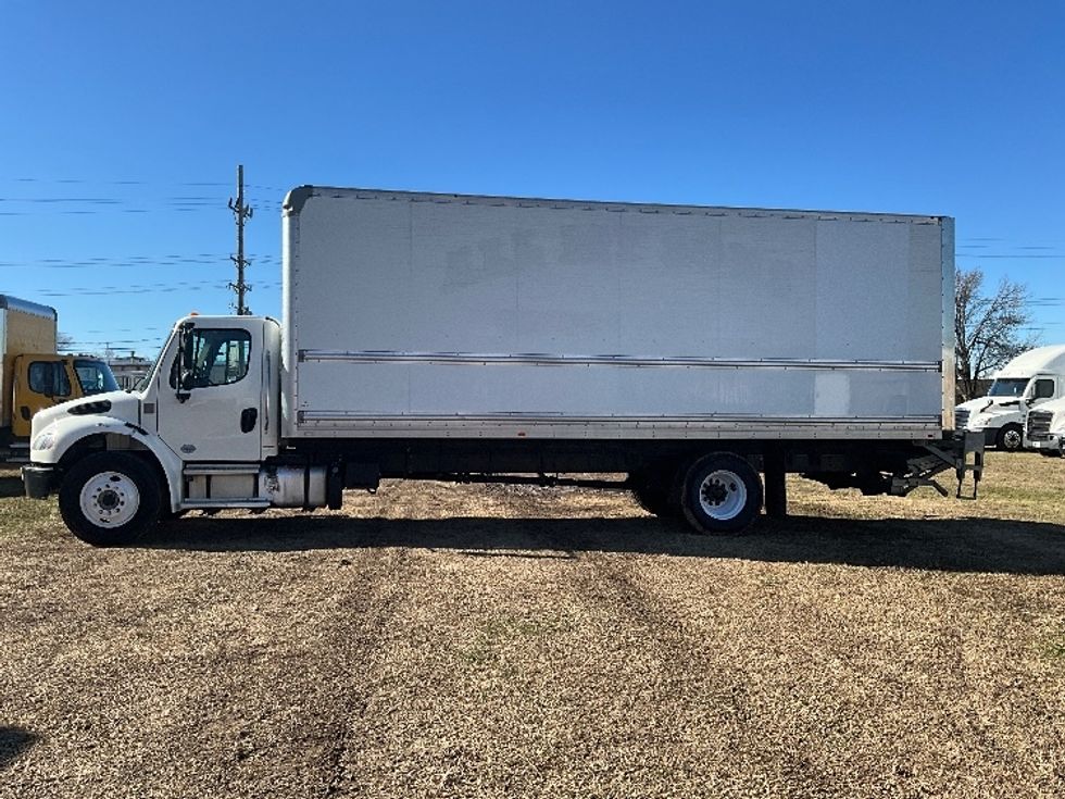 Medium Duty Box Truck-Light and Medium Duty Trucks-Freightliner-2022-M2-Springfield-MO-158,936\n\t\tmiles-$ 67,750 - Image 4