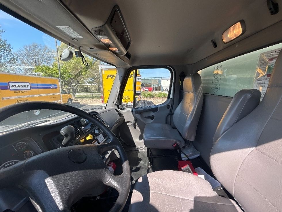 Medium Duty Box Truck-Light and Medium Duty Trucks-Freightliner-2022-M2-Springfield-MO-196,848\n\t\tmiles-$ 52,000 - Image 19